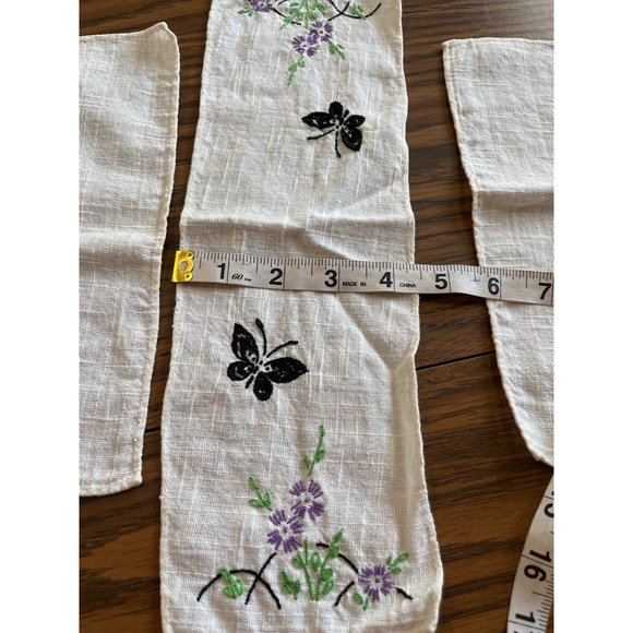 Tea towels and embroidered pieces vintage cottage core - Picture 8 of 15